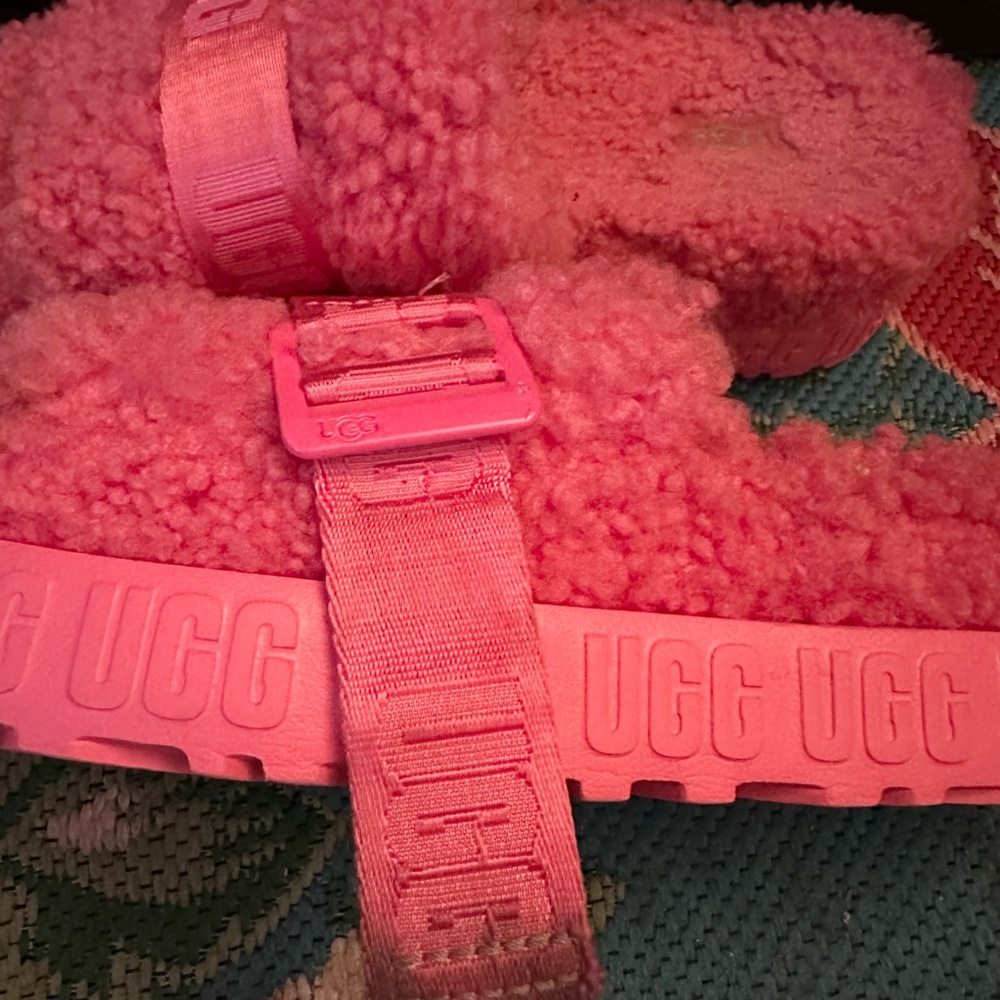 Ugg Fluffita Slides/Slippers Size 7 Like New W/Box - image 8